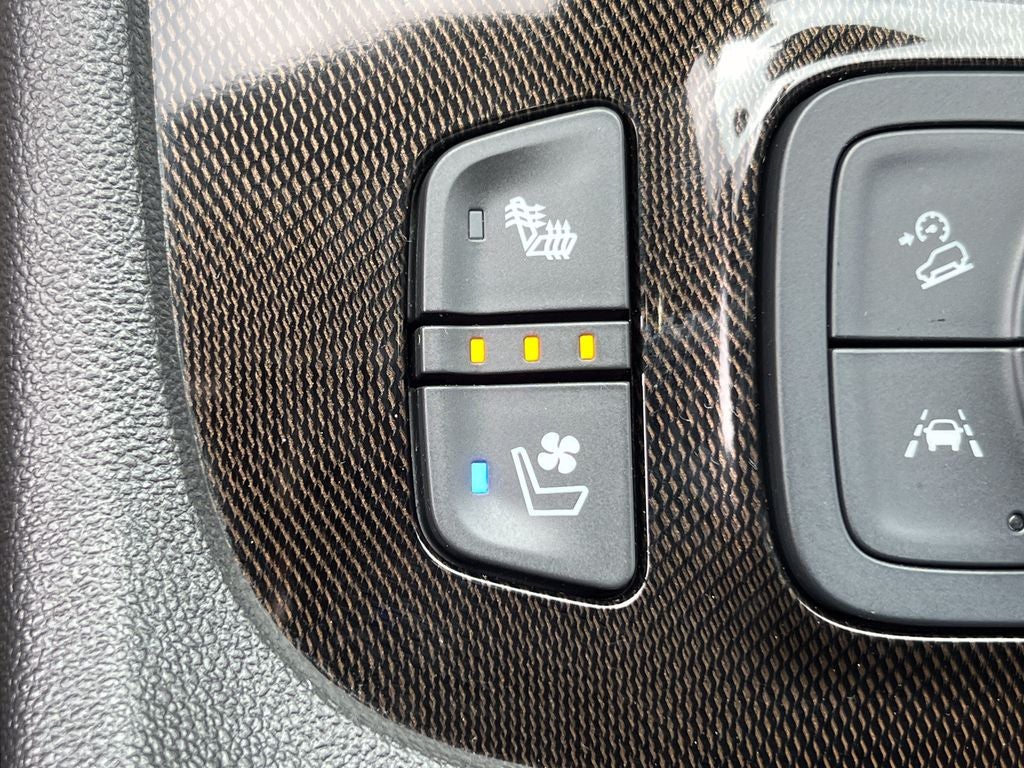 2021 GMC Acadia AT4