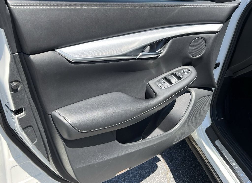 2021 INFINITI QX50 LUXE