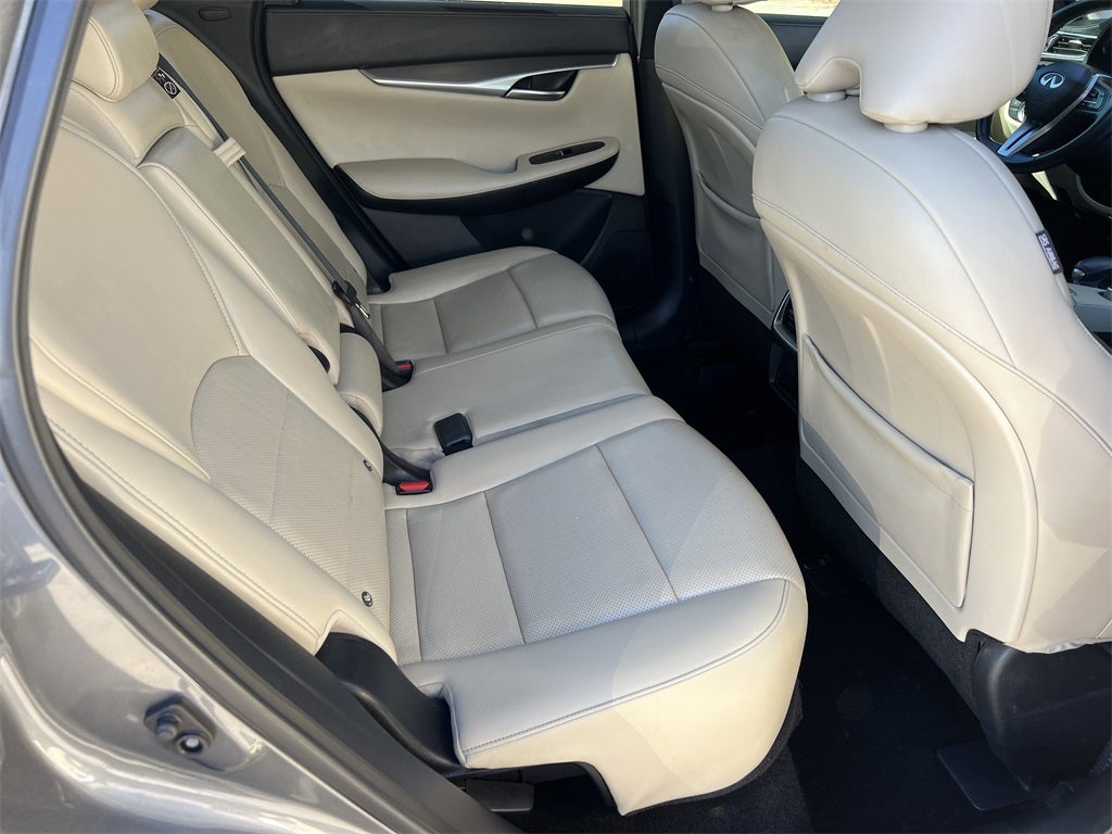 2022 INFINITI QX50 LUXE FWD