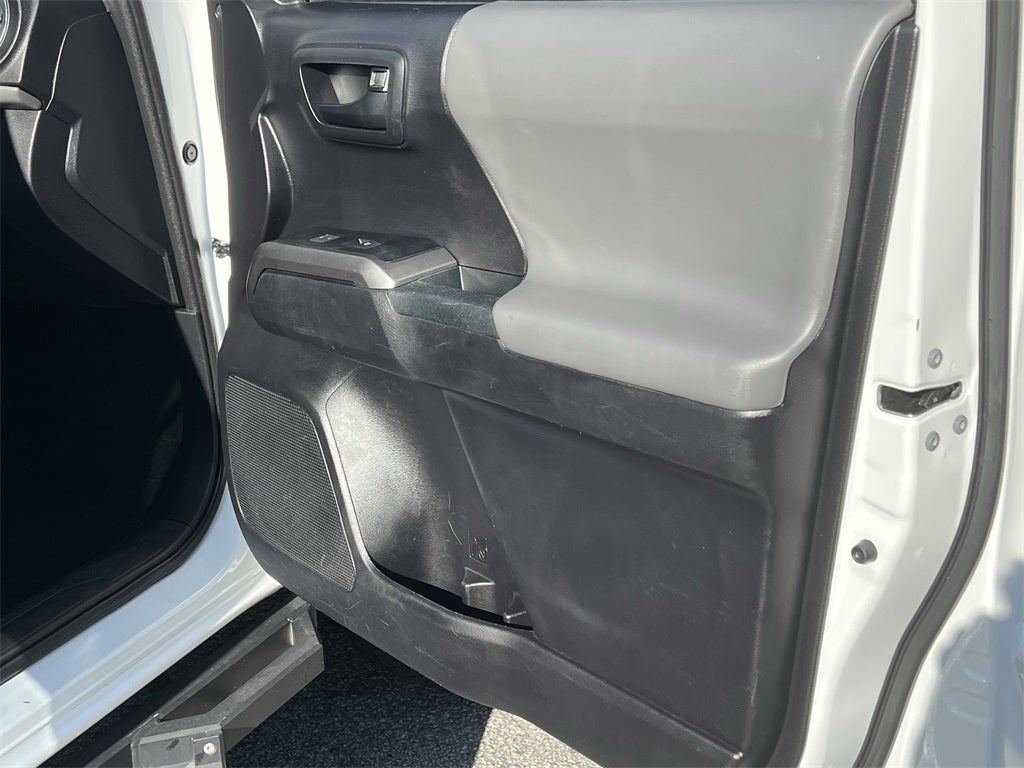 2020 Toyota Tacoma SR5 V6