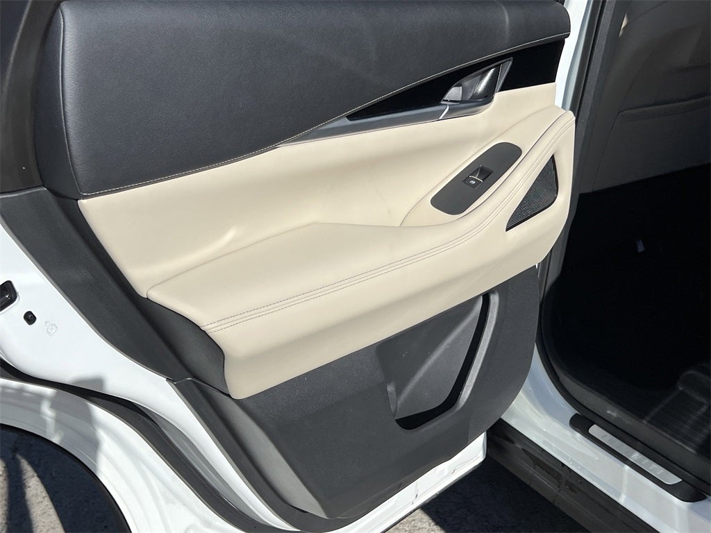 2025 INFINITI QX60 PURE