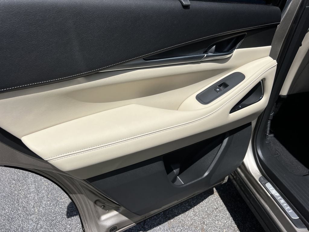 2023 INFINITI QX60 LUXE AWD