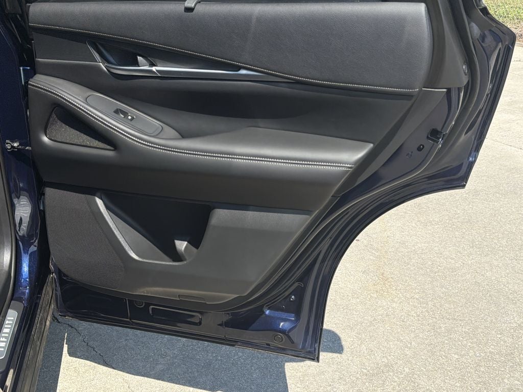2023 INFINITI QX60 LUXE AWD