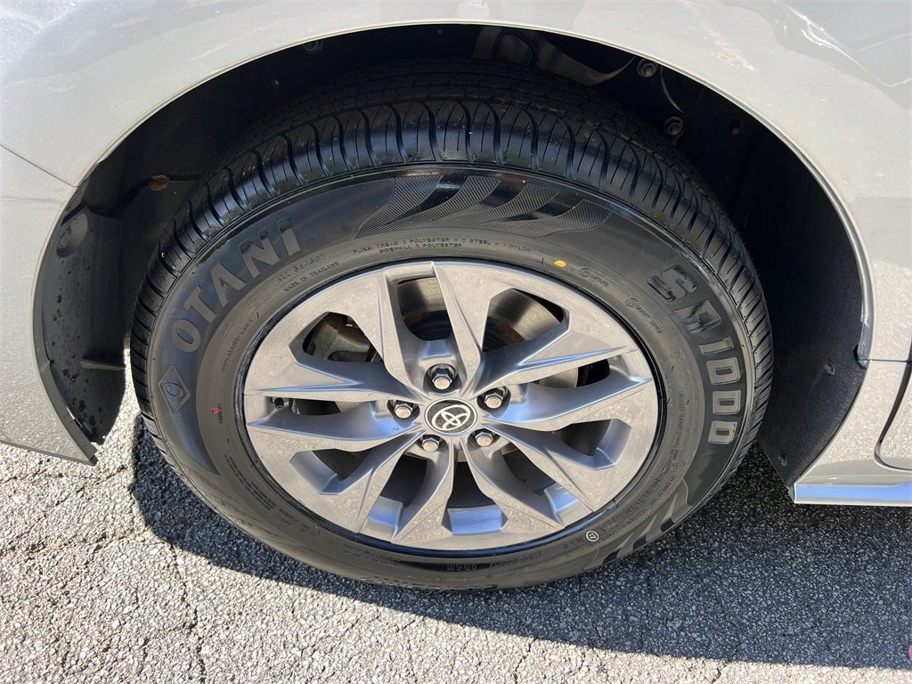 2021 Toyota Sienna LE 8 Passenger