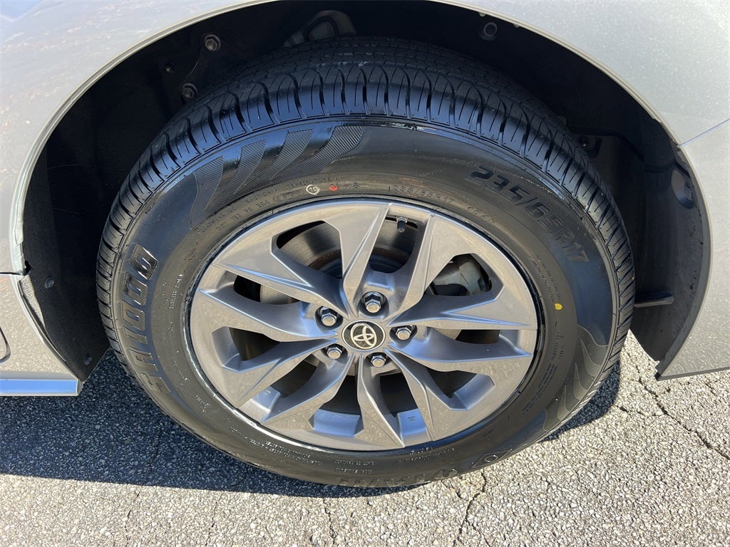 2021 Toyota Sienna LE 8 Passenger