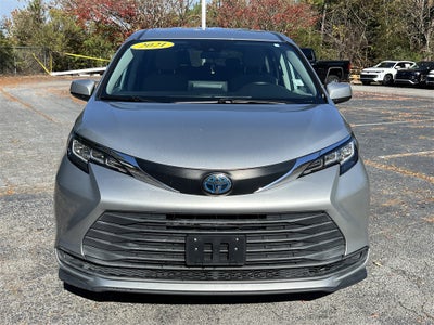 2021 Toyota Sienna LE 8 Passenger