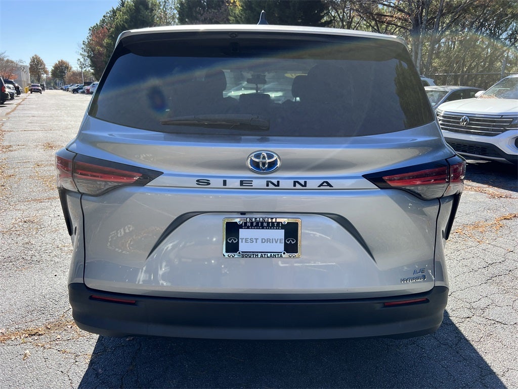 2021 Toyota Sienna LE 8 Passenger