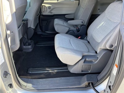 2021 Toyota Sienna LE 8 Passenger
