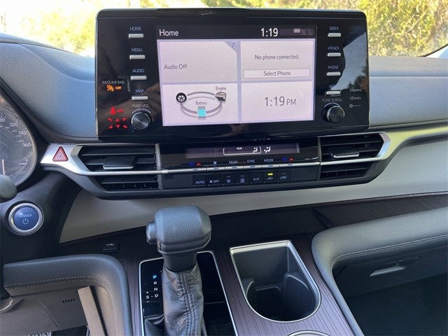 2021 Toyota Sienna LE 8 Passenger