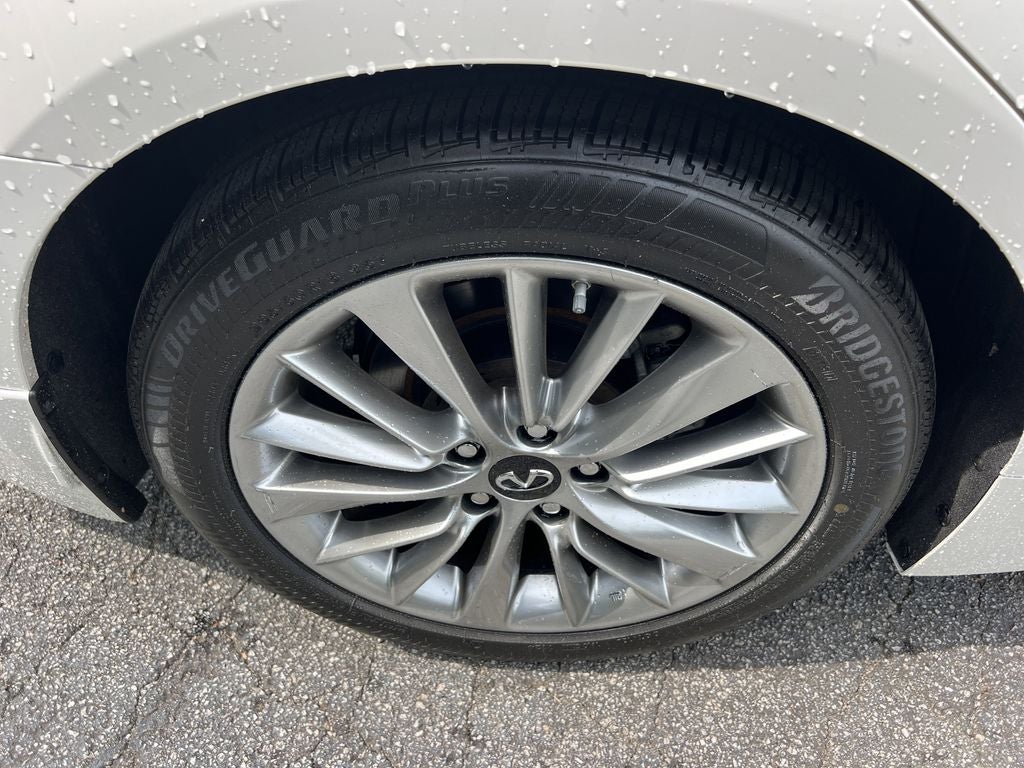 2022 INFINITI Q50 LUXE AWD