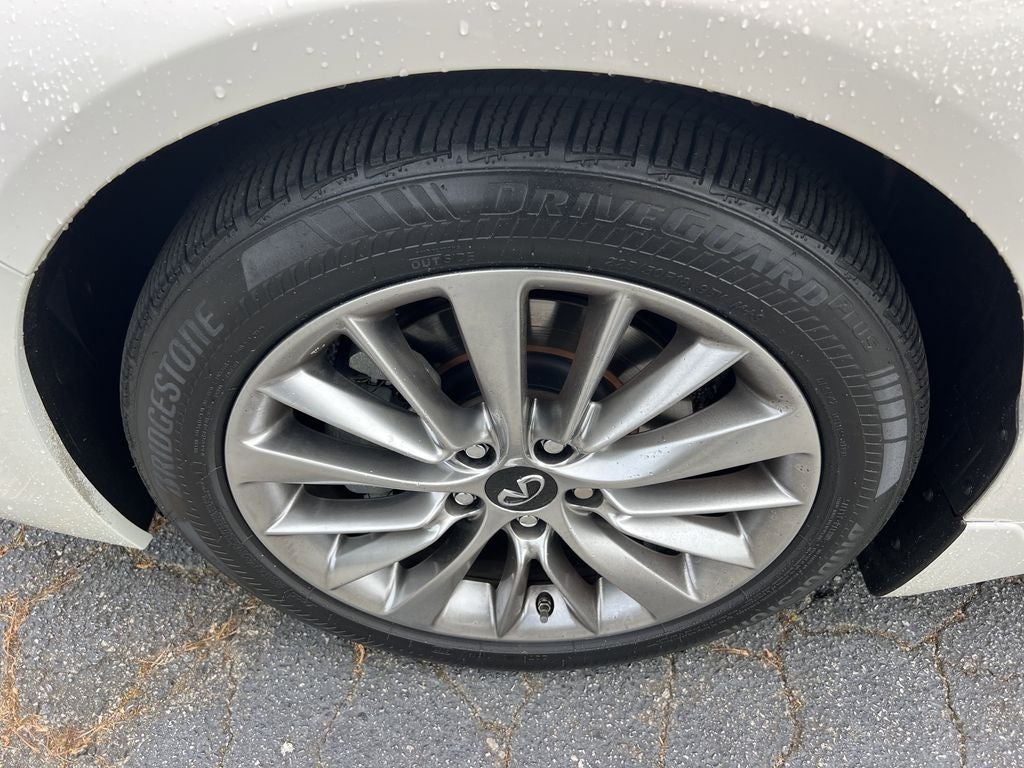 2022 INFINITI Q50 LUXE AWD