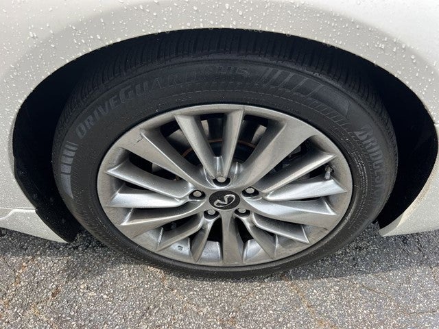 2022 INFINITI Q50 LUXE AWD