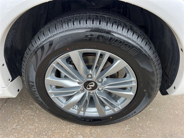 2024 INFINITI QX80 LUXE 4WD