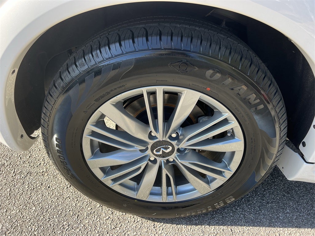 2023 INFINITI QX80 LUXE RWD