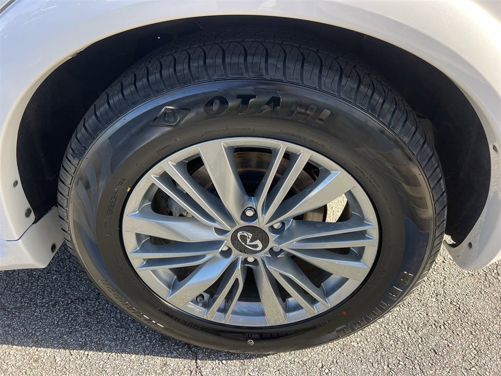 2023 INFINITI QX80 LUXE RWD