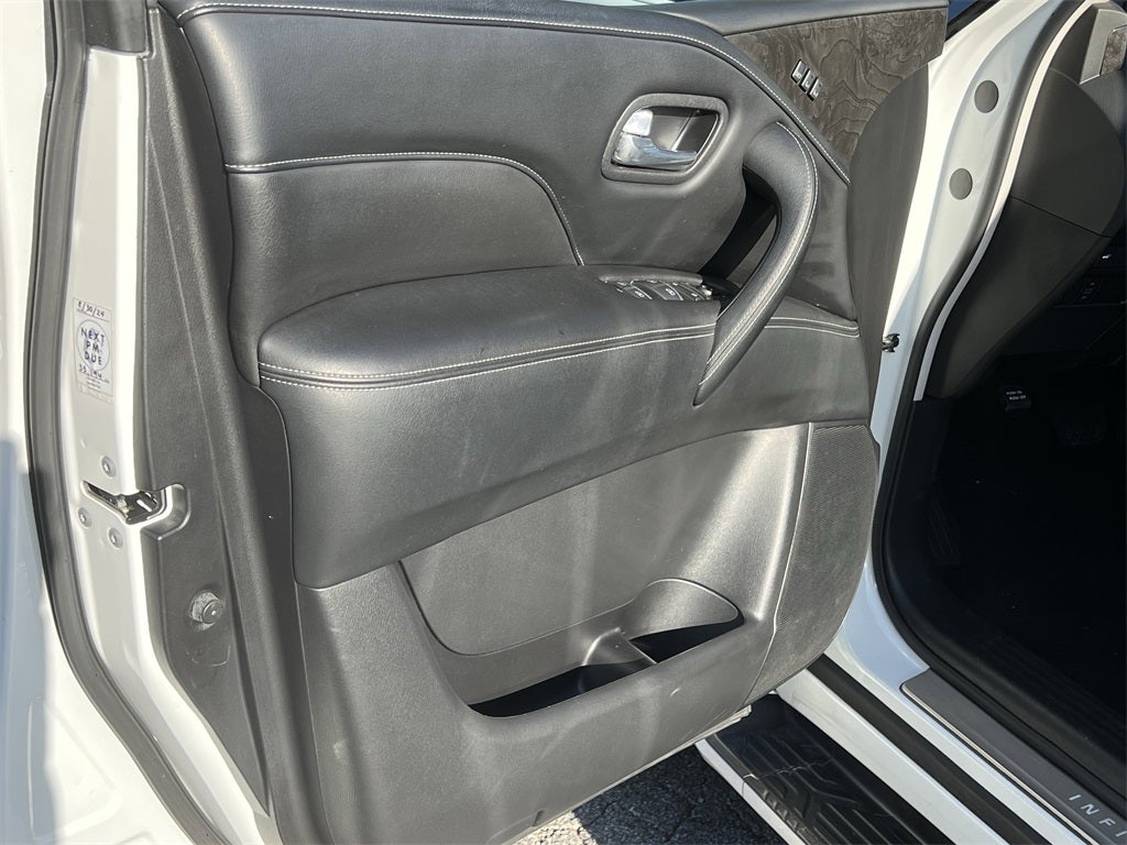 2023 INFINITI QX80 LUXE RWD