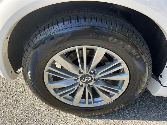 2023 INFINITI QX80 LUXE RWD