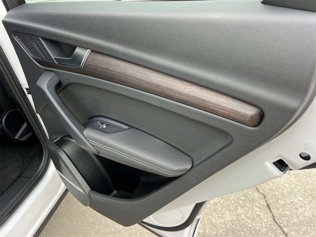 2024 Audi Q5 45 S line Premium quattro