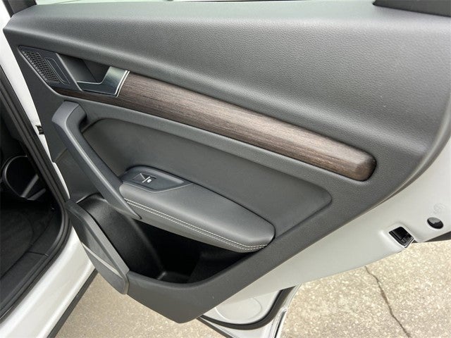 2024 Audi Q5 45 S line Premium quattro