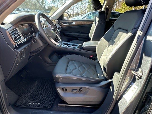 2024 Volkswagen Atlas 2.0T SE