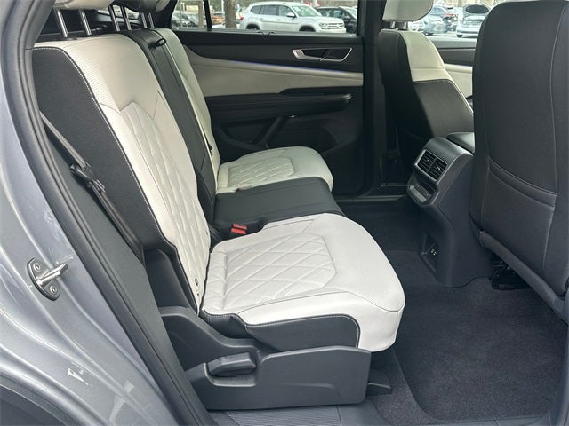 2025 Volkswagen Atlas Cross Sport 2.0T SEL Premium R-Line