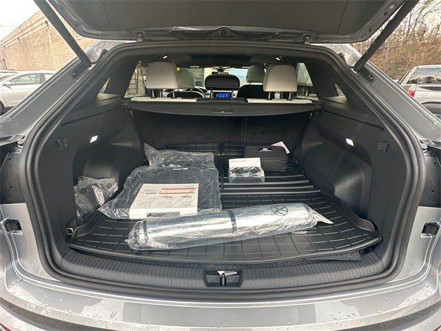 2025 Volkswagen Atlas Cross Sport 2.0T SEL Premium R-Line