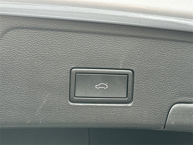 2025 Volkswagen Atlas Cross Sport 2.0T SEL Premium R-Line