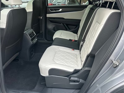 2025 Volkswagen Atlas Cross Sport 2.0T SEL Premium R-Line