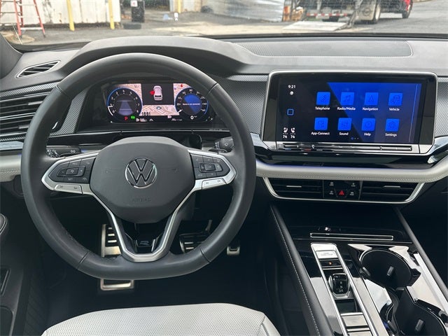 2025 Volkswagen Atlas Cross Sport 2.0T SEL Premium R-Line