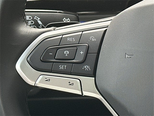 2025 Volkswagen Atlas Cross Sport 2.0T SEL Premium R-Line