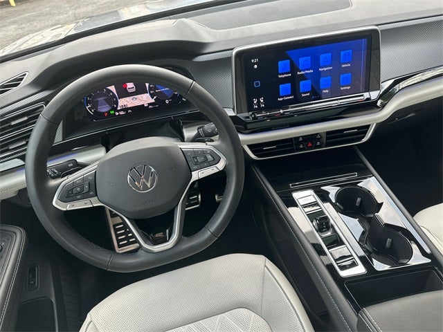 2025 Volkswagen Atlas Cross Sport 2.0T SEL Premium R-Line