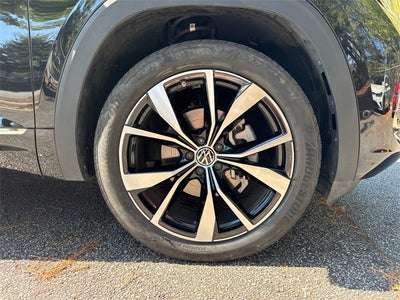 2025 Volkswagen Atlas Cross Sport 2.0T SEL Premium R-Line