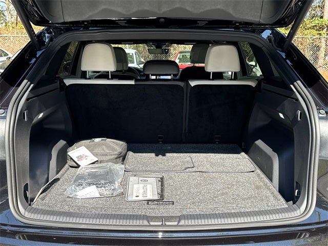 2025 Volkswagen Atlas Cross Sport 2.0T SEL Premium R-Line