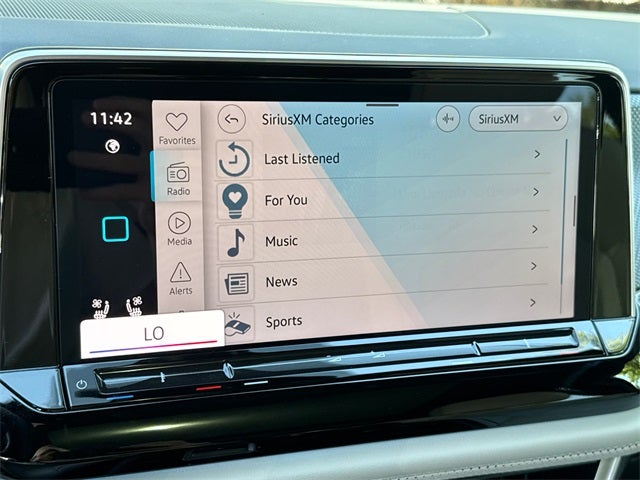 2025 Volkswagen Atlas Cross Sport 2.0T SEL Premium R-Line