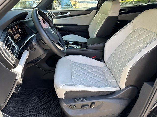 2025 Volkswagen Atlas Cross Sport 2.0T SEL Premium R-Line