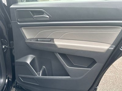 2023 Volkswagen Atlas Cross Sport 2.0T SEL R-Line