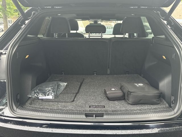 2023 Volkswagen Atlas Cross Sport 2.0T SEL R-Line