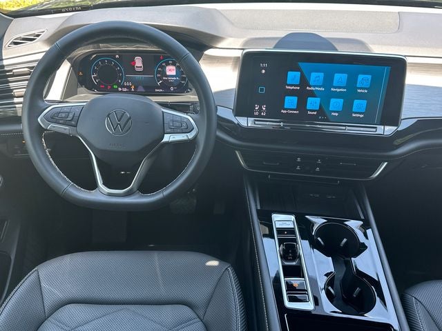 2025 Volkswagen Atlas Cross Sport 2.0T SE w/Technology