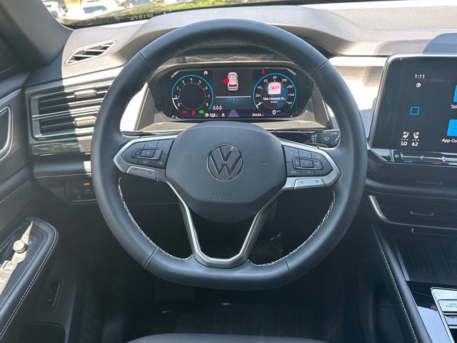 2025 Volkswagen Atlas Cross Sport 2.0T SE w/Technology