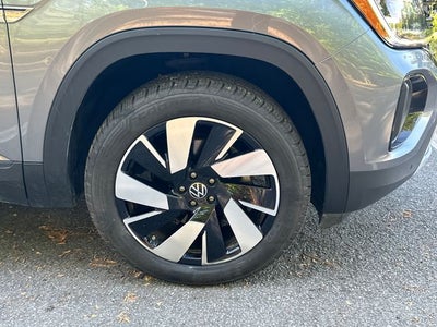 2024 Volkswagen Atlas Cross Sport 2.0T SE w/Technology
