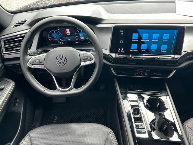 2025 Volkswagen Atlas Cross Sport 2.0T SE w/Technology