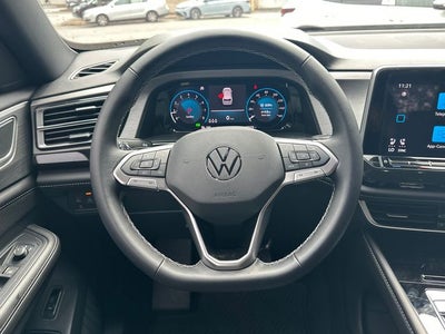 2025 Volkswagen Atlas Cross Sport 2.0T SE w/Technology