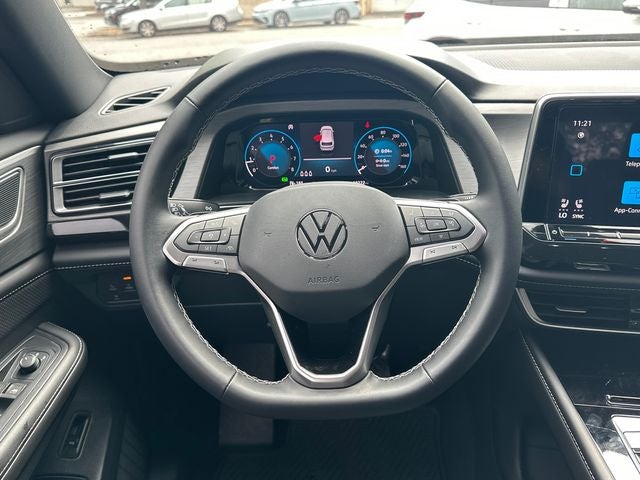 2025 Volkswagen Atlas Cross Sport 2.0T SE w/Technology
