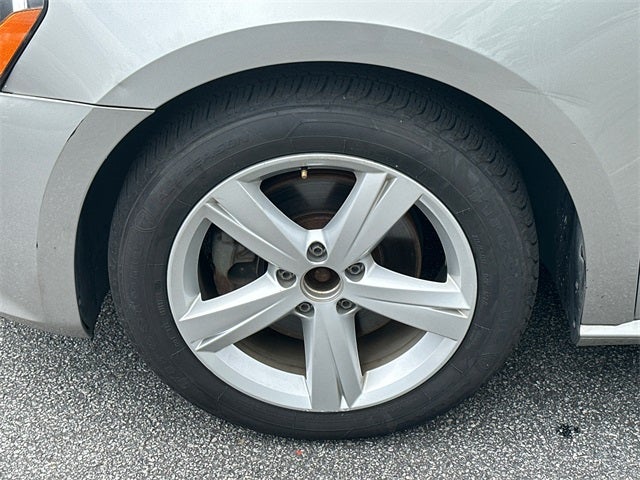 2013 Volkswagen Passat TDI SE w/Sunroof