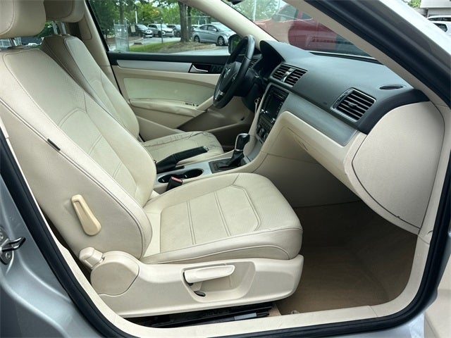 2013 Volkswagen Passat TDI SE w/Sunroof