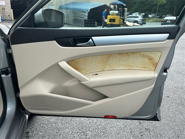 2013 Volkswagen Passat TDI SE w/Sunroof