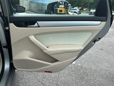 2013 Volkswagen Passat TDI SE w/Sunroof