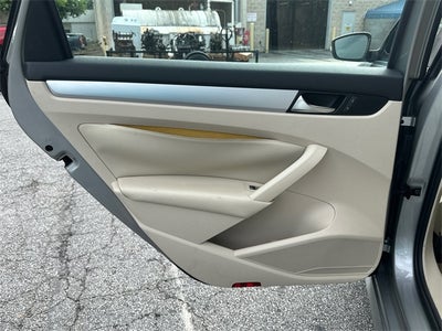 2013 Volkswagen Passat TDI SE w/Sunroof