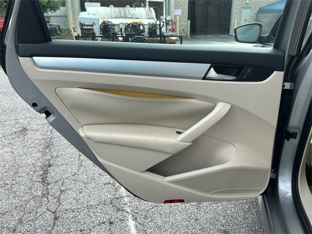 2013 Volkswagen Passat TDI SE w/Sunroof