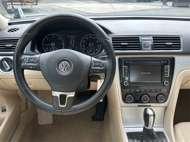 2013 Volkswagen Passat TDI SE w/Sunroof